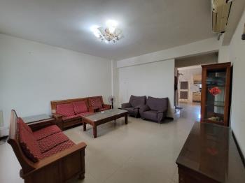 臨路三面採光✦輕屋齡透天