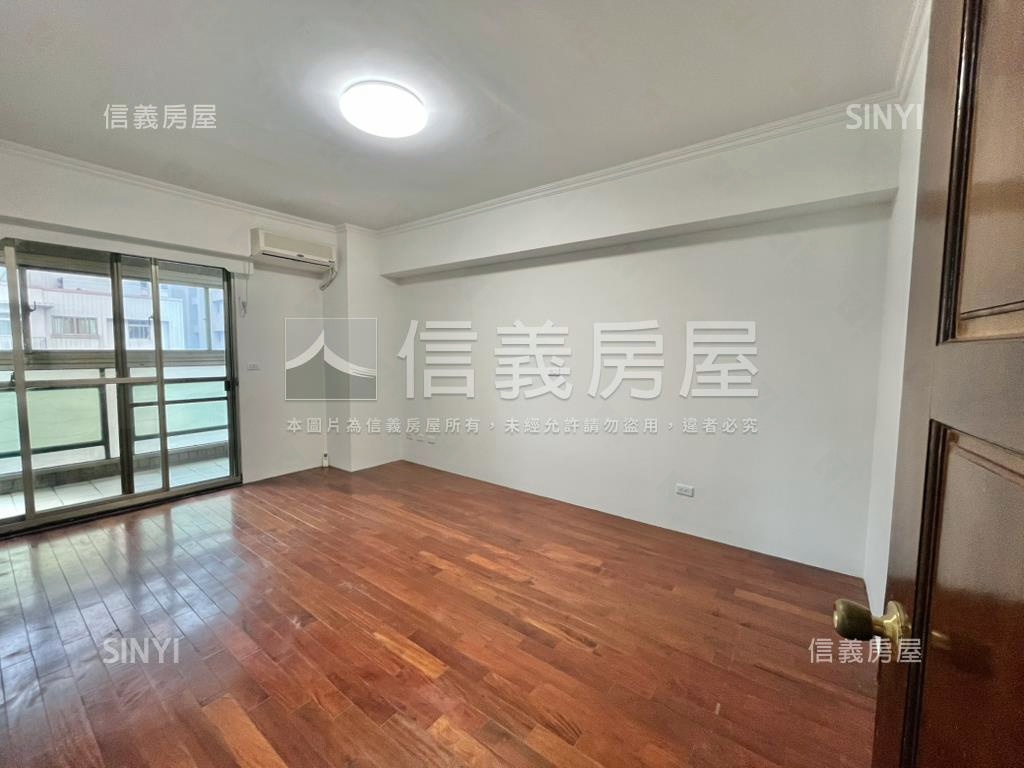八期四房露臺戶Ｂ１平車房屋室內格局與周邊環境