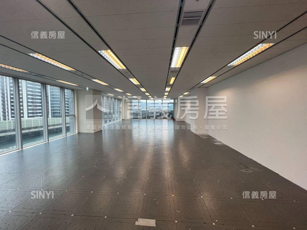 副都心中悅寰宇一號商辦房屋室內格局與周邊環境