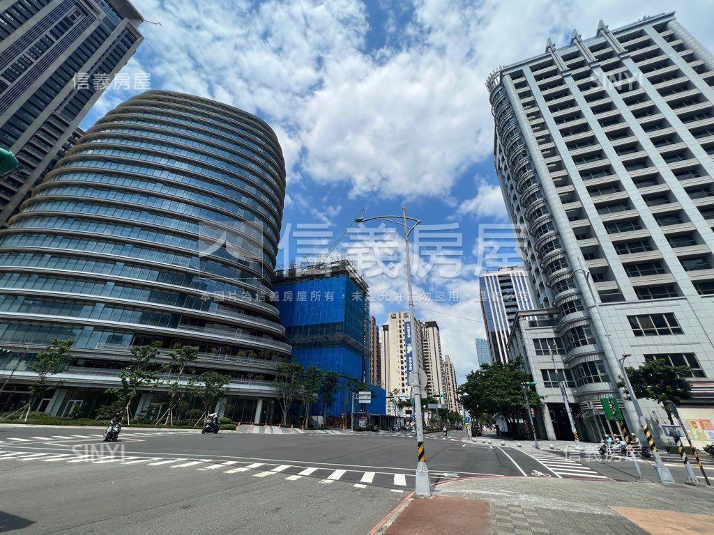 副都心中悅寰宇一號商辦房屋室內格局與周邊環境