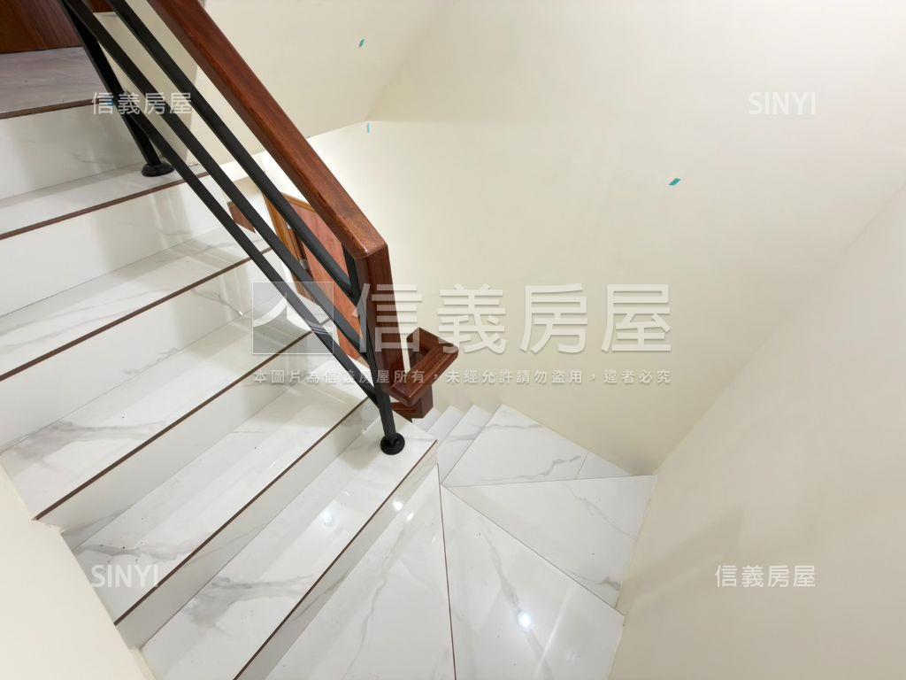 中壢龍岡稀有電梯美墅房屋室內格局與周邊環境