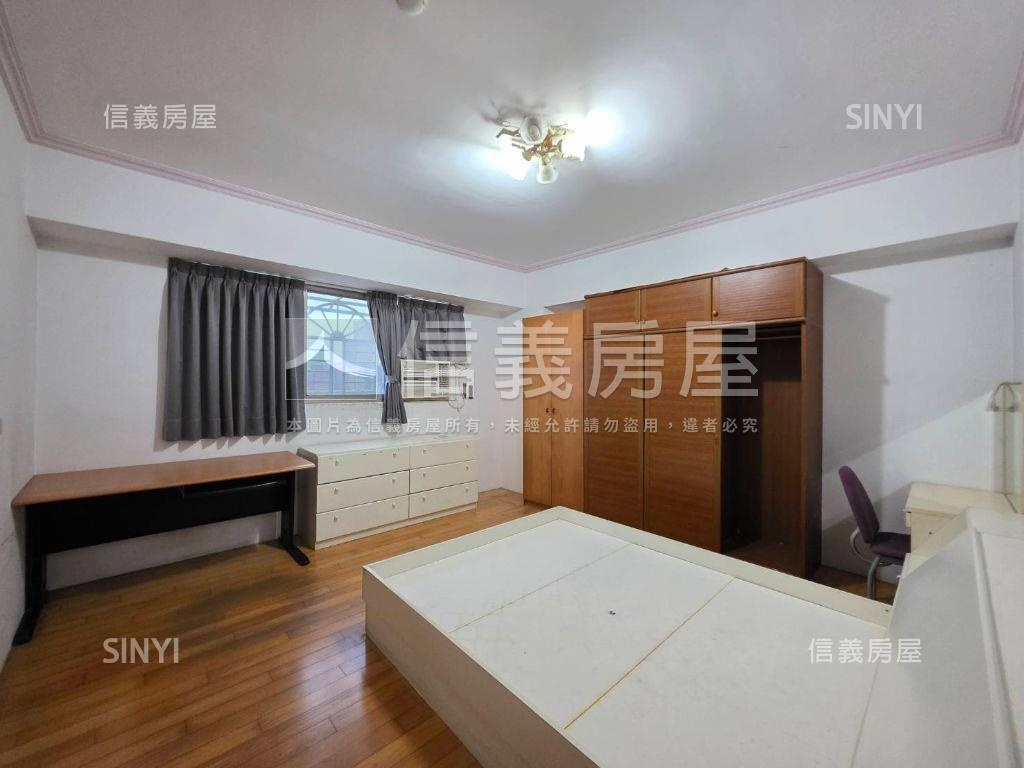 捷運採光三房前後陽台房屋室內格局與周邊環境