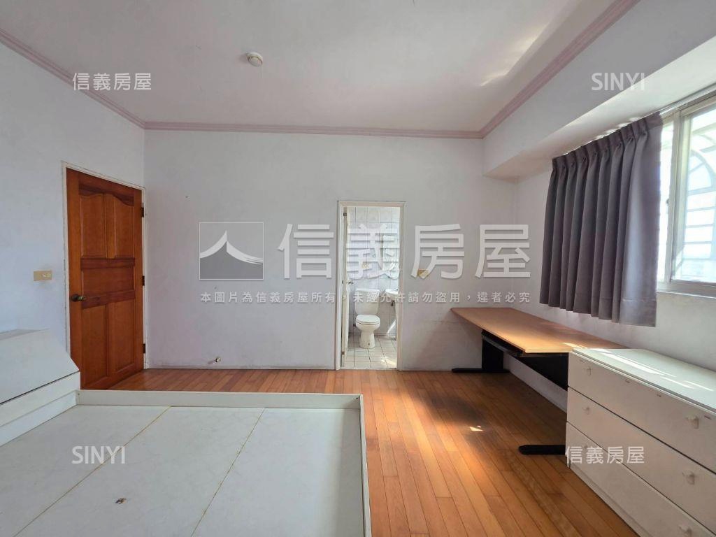 捷運採光三房前後陽台房屋室內格局與周邊環境