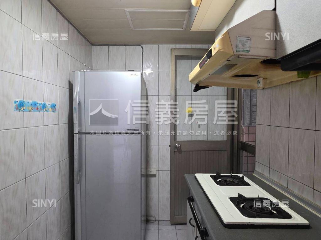 捷運採光三房前後陽台房屋室內格局與周邊環境