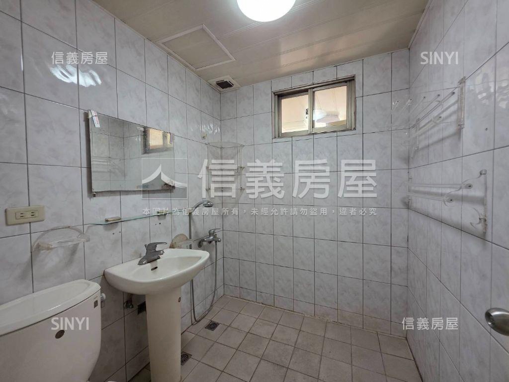 捷運採光三房前後陽台房屋室內格局與周邊環境