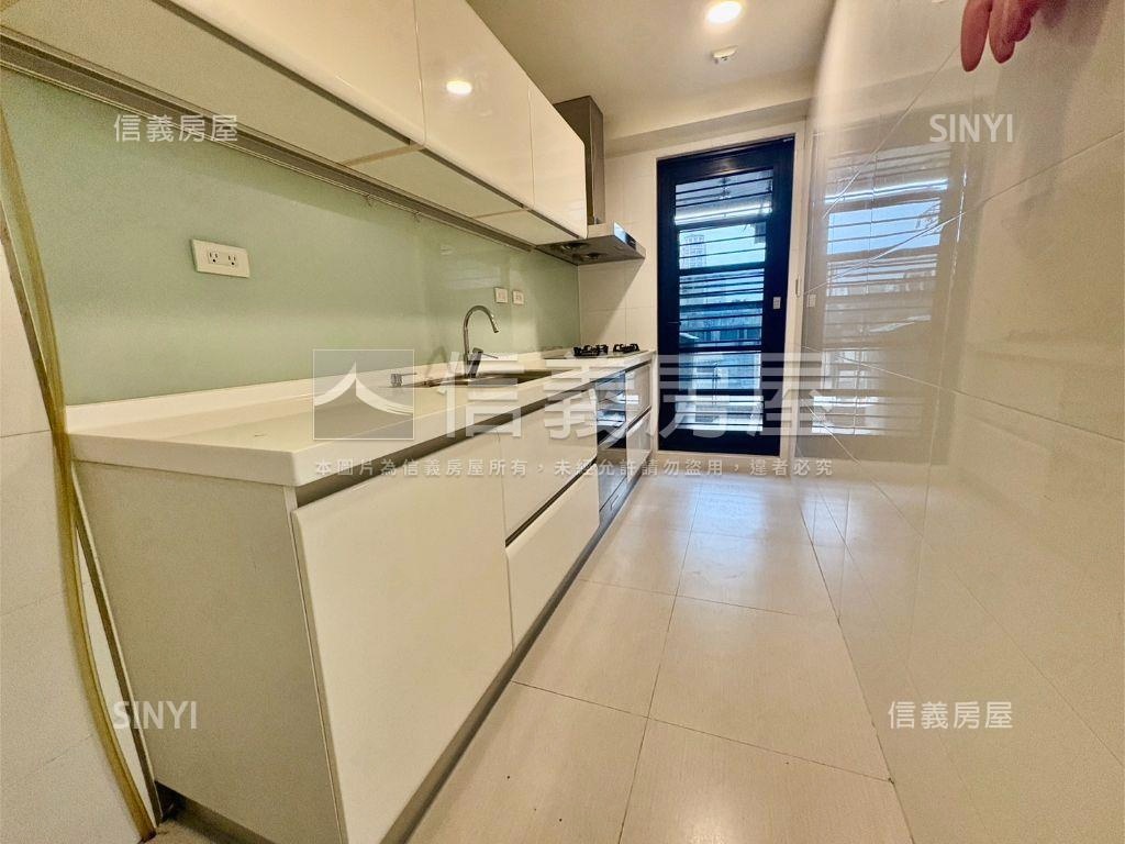 西門帆船地標阿曼ＴＩＴ房屋室內格局與周邊環境