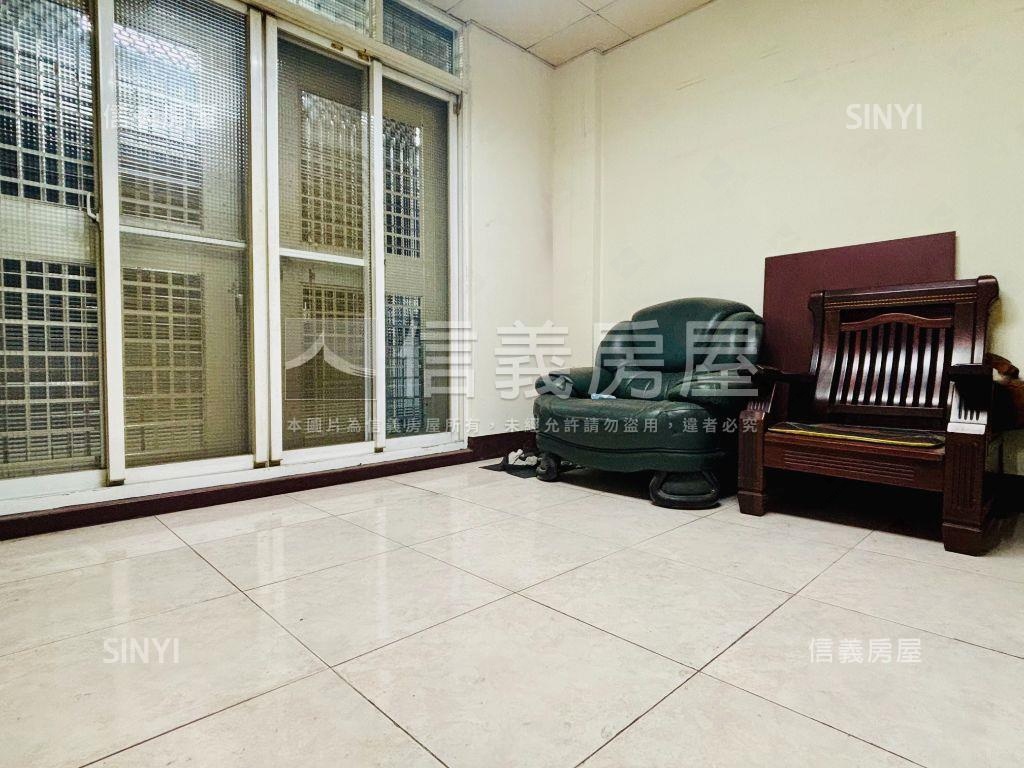 仁雄商圈好厝邊臨路透天房屋室內格局與周邊環境