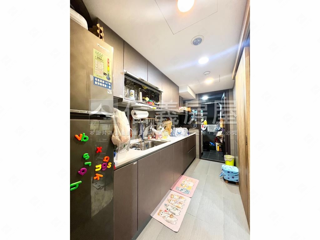 半島花園首購３房房屋室內格局與周邊環境