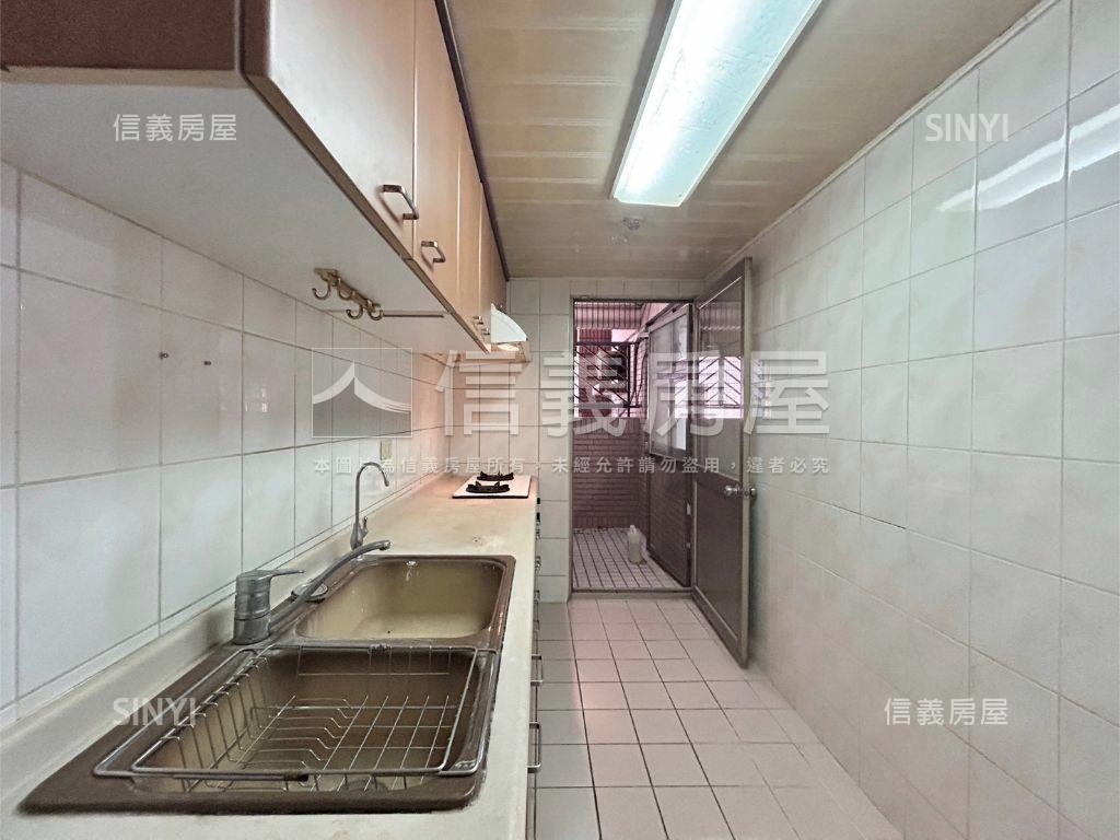 荷蘭村綠景大三房房屋室內格局與周邊環境