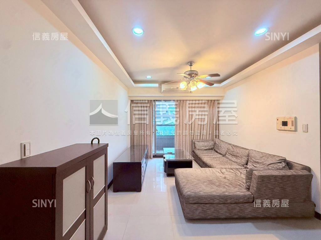 專任國泰紐約廣場２房房屋室內格局與周邊環境