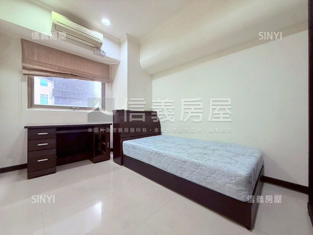 專任國泰紐約廣場２房房屋室內格局與周邊環境