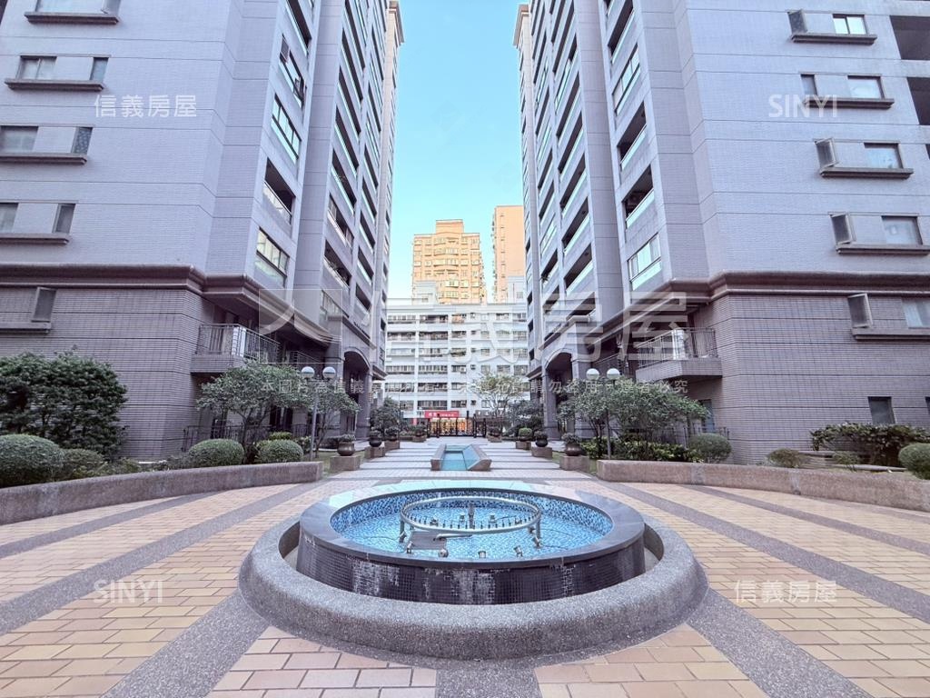 專任國泰紐約廣場２房房屋室內格局與周邊環境