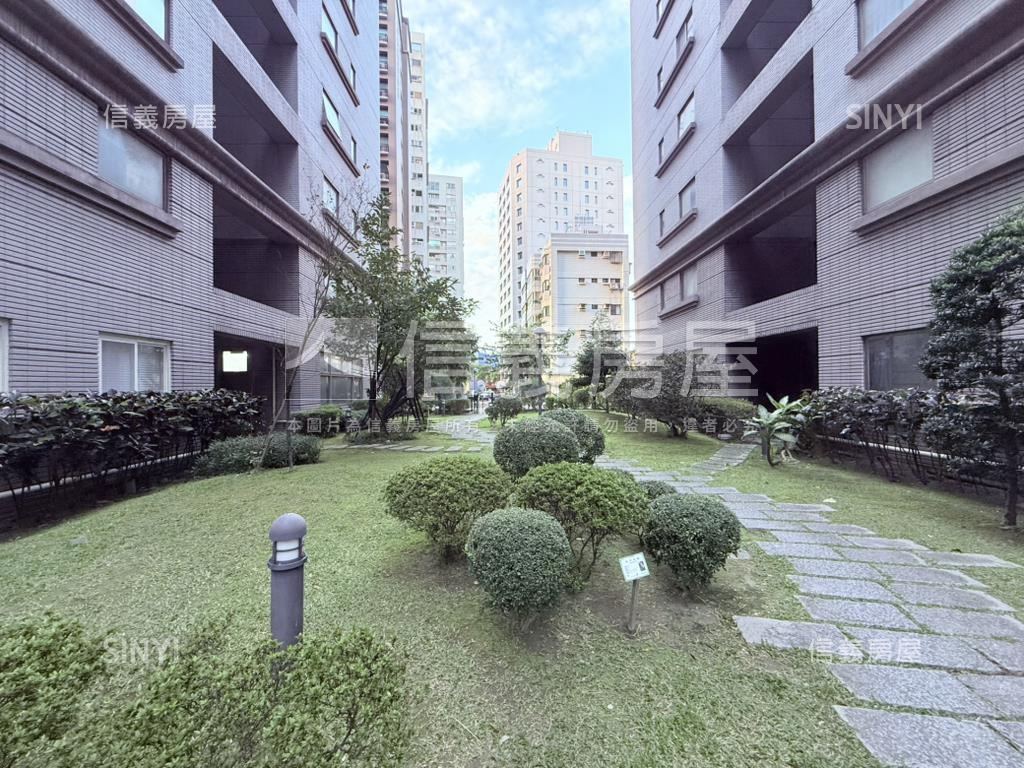 專任國泰紐約廣場２房房屋室內格局與周邊環境