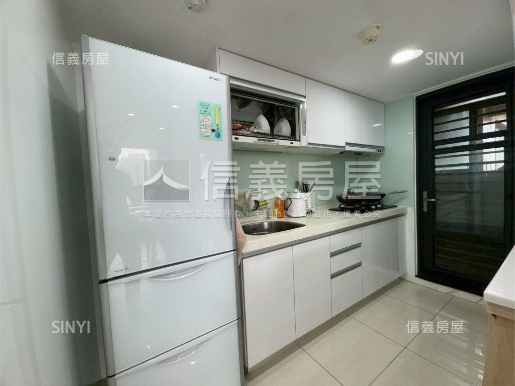 中路漂亮三房附車位房屋室內格局與周邊環境