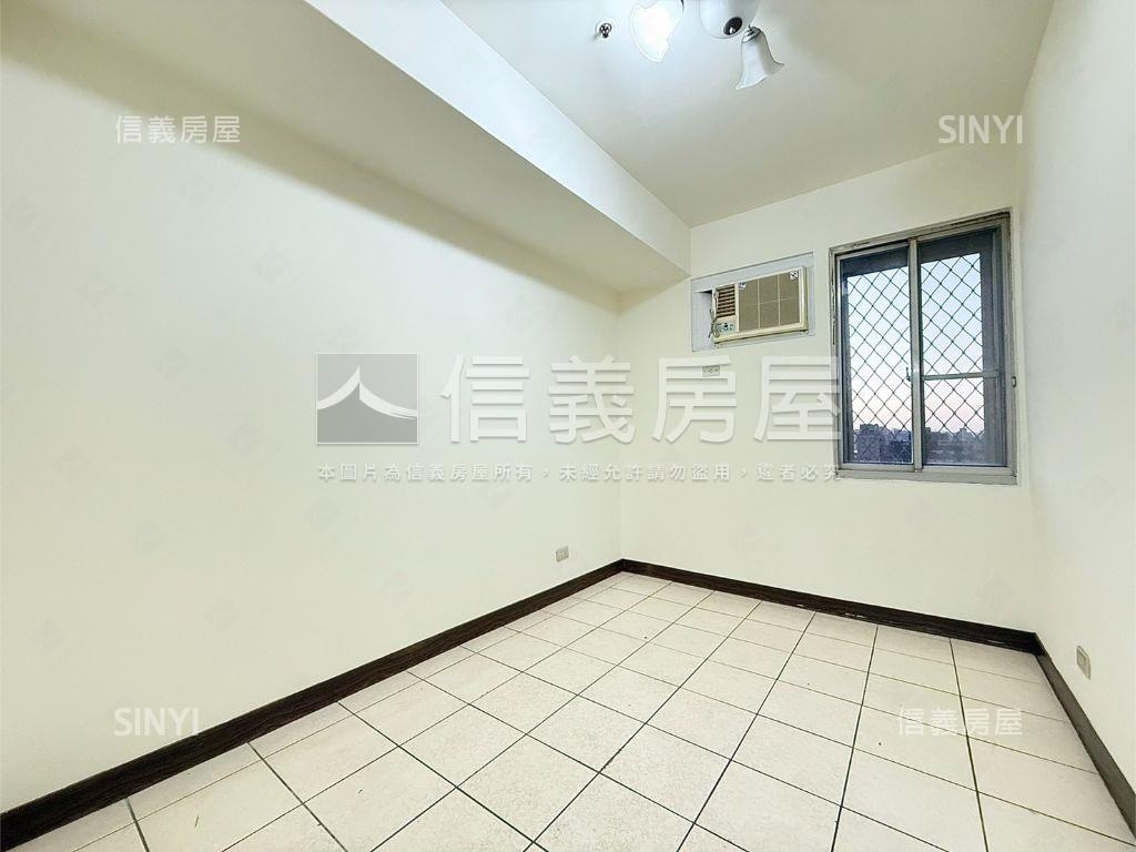 秀朗三房平面車位房屋室內格局與周邊環境