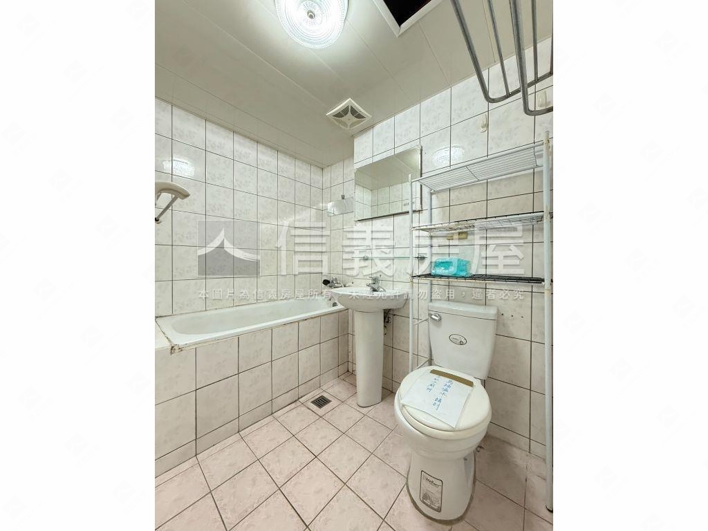 秀朗三房平面車位房屋室內格局與周邊環境