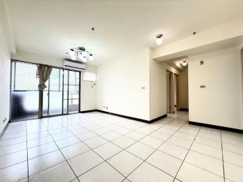 秀朗三房平面車位