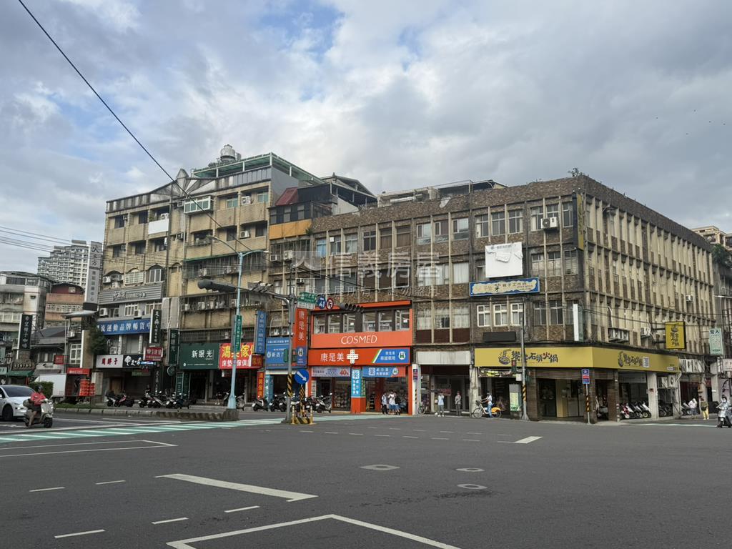 中正黃金店面房屋室內格局與周邊環境