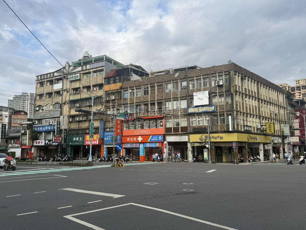中正黃金店面房屋室內格局與周邊環境