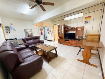 東區國泰一層一戶邊間美寓