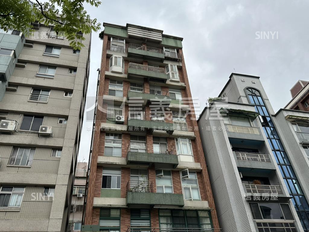 近捷運學校挑高１＋１房房屋室內格局與周邊環境