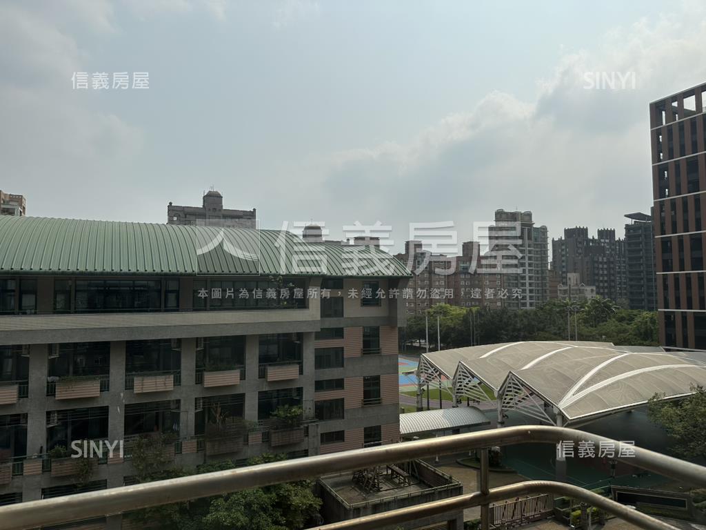 近捷運學校挑高１＋１房房屋室內格局與周邊環境