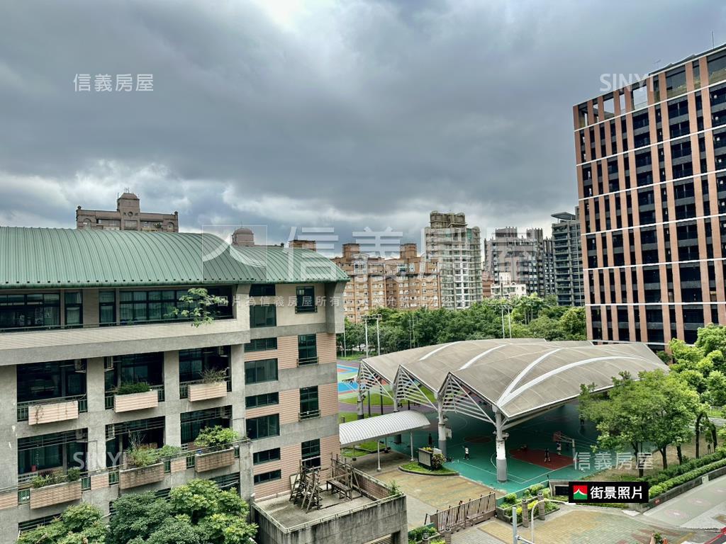 一層一戶挑高美居房屋室內格局與周邊環境