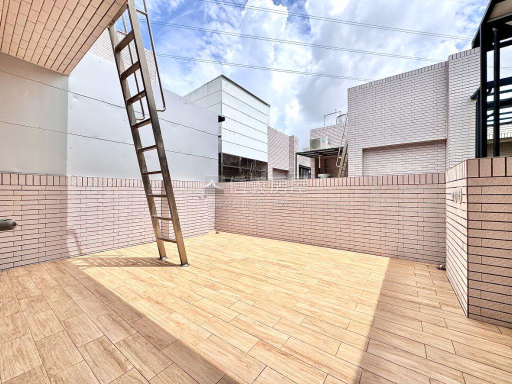 仁武正路全新五房面寬透天房屋室內格局與周邊環境
