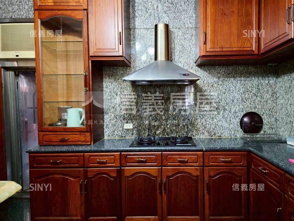 成功國中正對面●金店面房屋室內格局與周邊環境
