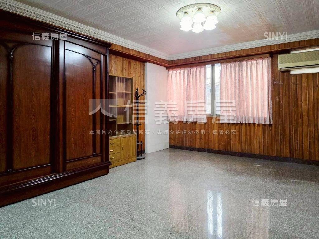 成功國中正對面●金店面房屋室內格局與周邊環境