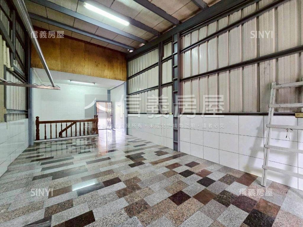 成功國中正對面●金店面房屋室內格局與周邊環境