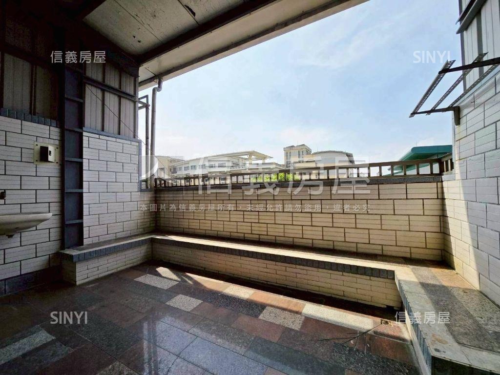 成功國中正對面●金店面房屋室內格局與周邊環境