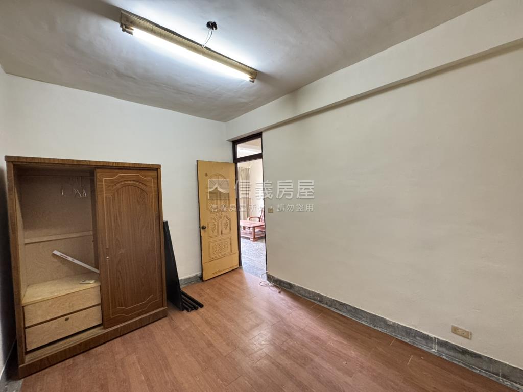 專任＿仁愛國宅房屋室內格局與周邊環境