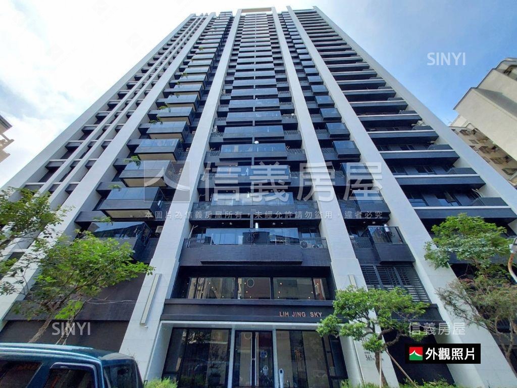 鑫天地次頂樓兩房車位房屋室內格局與周邊環境