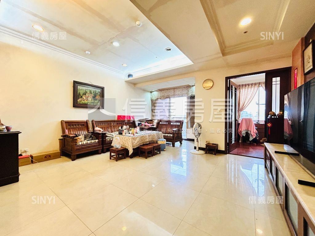 殿廈高樓景觀四房房屋室內格局與周邊環境