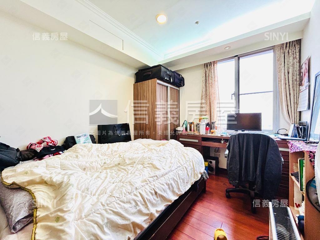 殿廈高樓景觀四房房屋室內格局與周邊環境