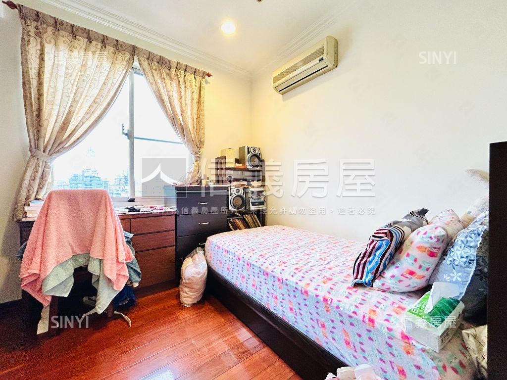 殿廈高樓景觀四房房屋室內格局與周邊環境