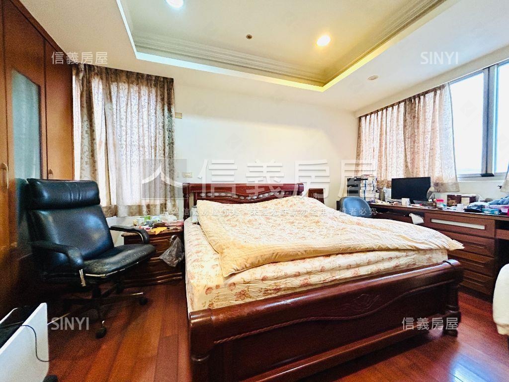 殿廈高樓景觀四房房屋室內格局與周邊環境