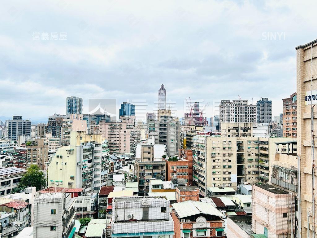 殿廈高樓景觀四房房屋室內格局與周邊環境