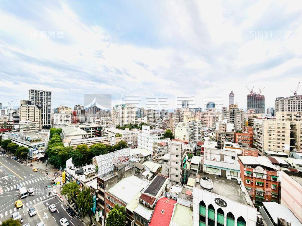 殿廈高樓景觀四房房屋室內格局與周邊環境