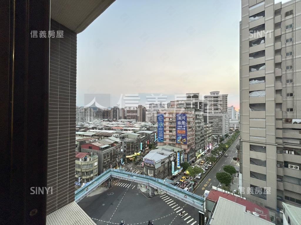 近捷運˙高樓都市美景居房屋室內格局與周邊環境