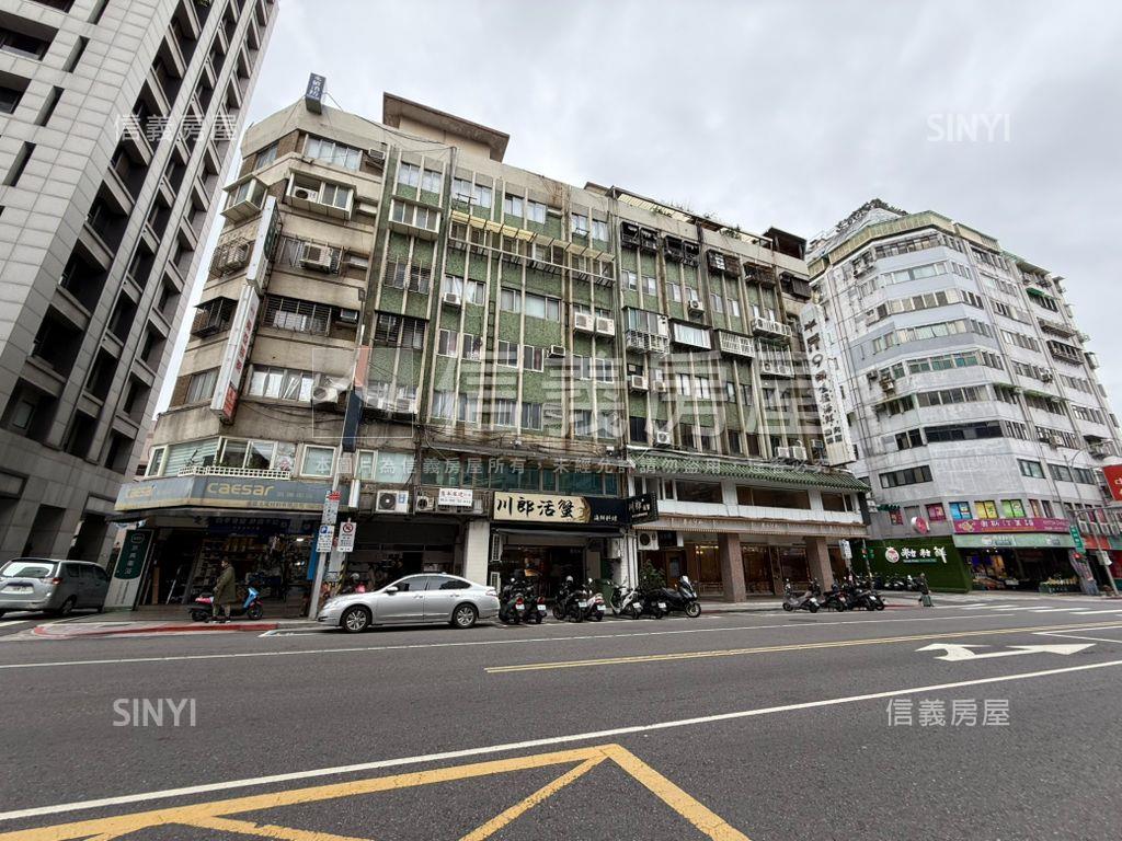 正吉林路面寬。川郎海鮮鋪房屋室內格局與周邊環境