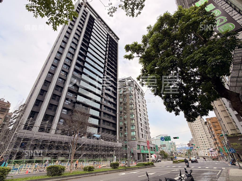 吉美君悅｜邊間三房車位房屋室內格局與周邊環境