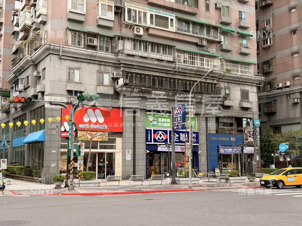 吉美君悅｜邊間三房車位房屋室內格局與周邊環境