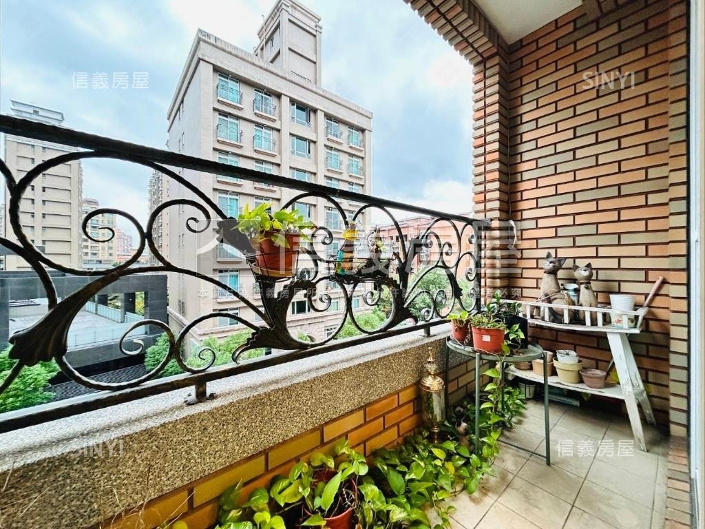 如意滿堂質感四房坡平車位房屋室內格局與周邊環境