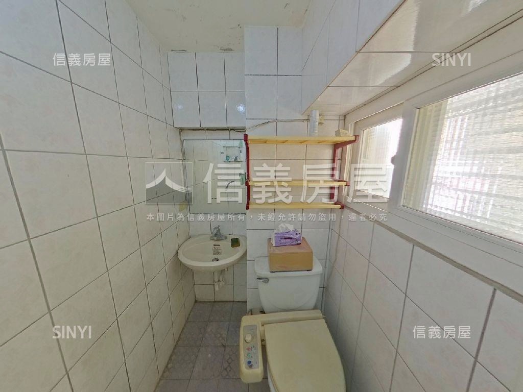 近中央路樓店★附平面車位房屋室內格局與周邊環境