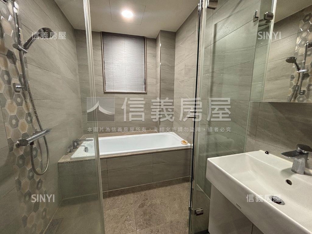 小檜溪美裝潢３房車位房屋室內格局與周邊環境