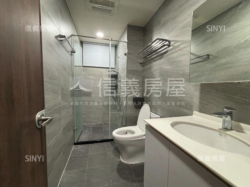 小檜溪美裝潢３房車位房屋室內格局與周邊環境