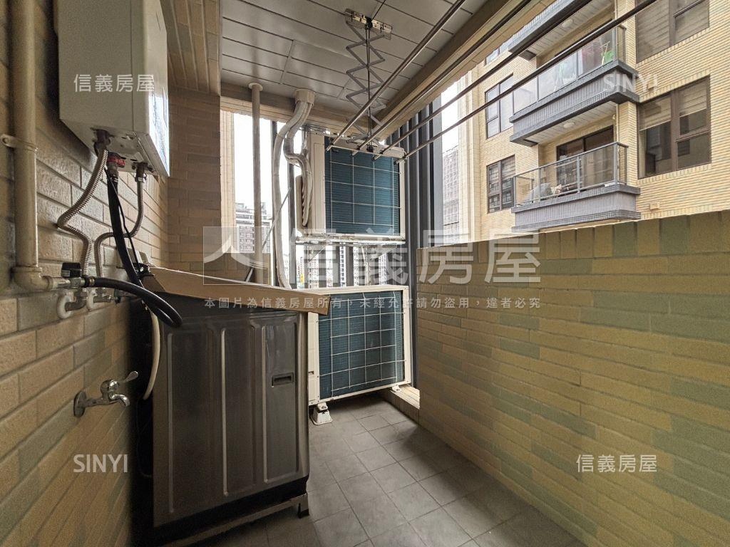 小檜溪美裝潢３房車位房屋室內格局與周邊環境