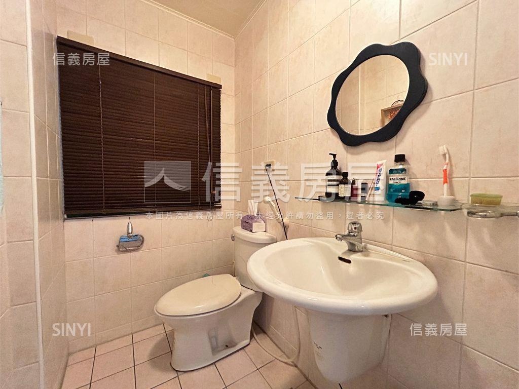 東區★專任★車位透天房屋室內格局與周邊環境